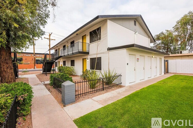 3105 E Fairmount Ave, Unit 20 Rental photo 4